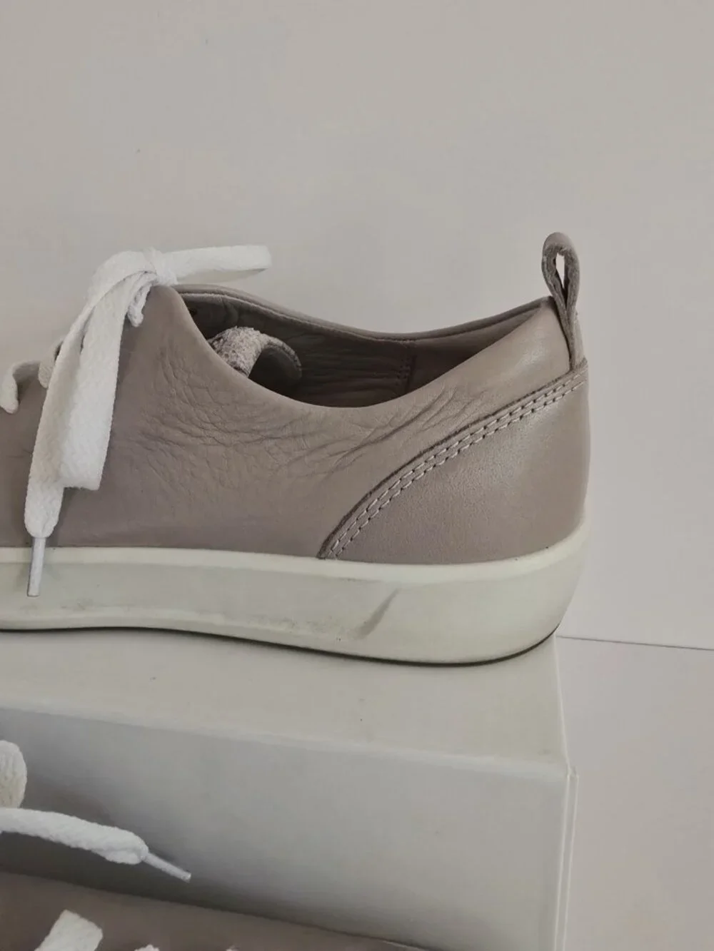 Ecco Soft 7 Grey Gray Lace Up Leather Shoes Sneakers Size 7 Womens Embossed